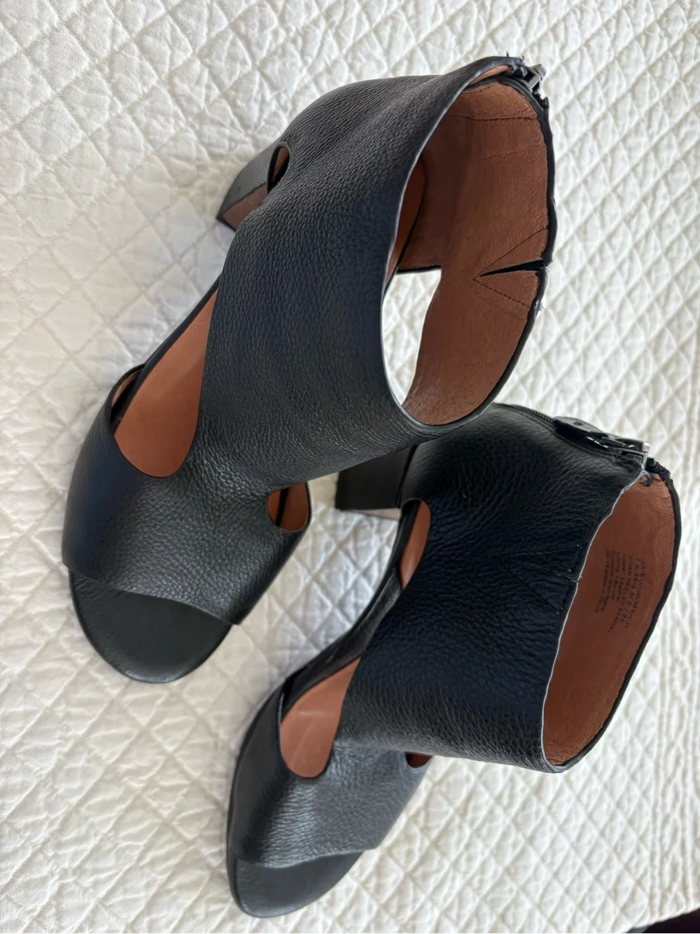 Kenneth Cole Gentle Souls Charlene Black Leather Roan Sandals Heels NWOT 7.5